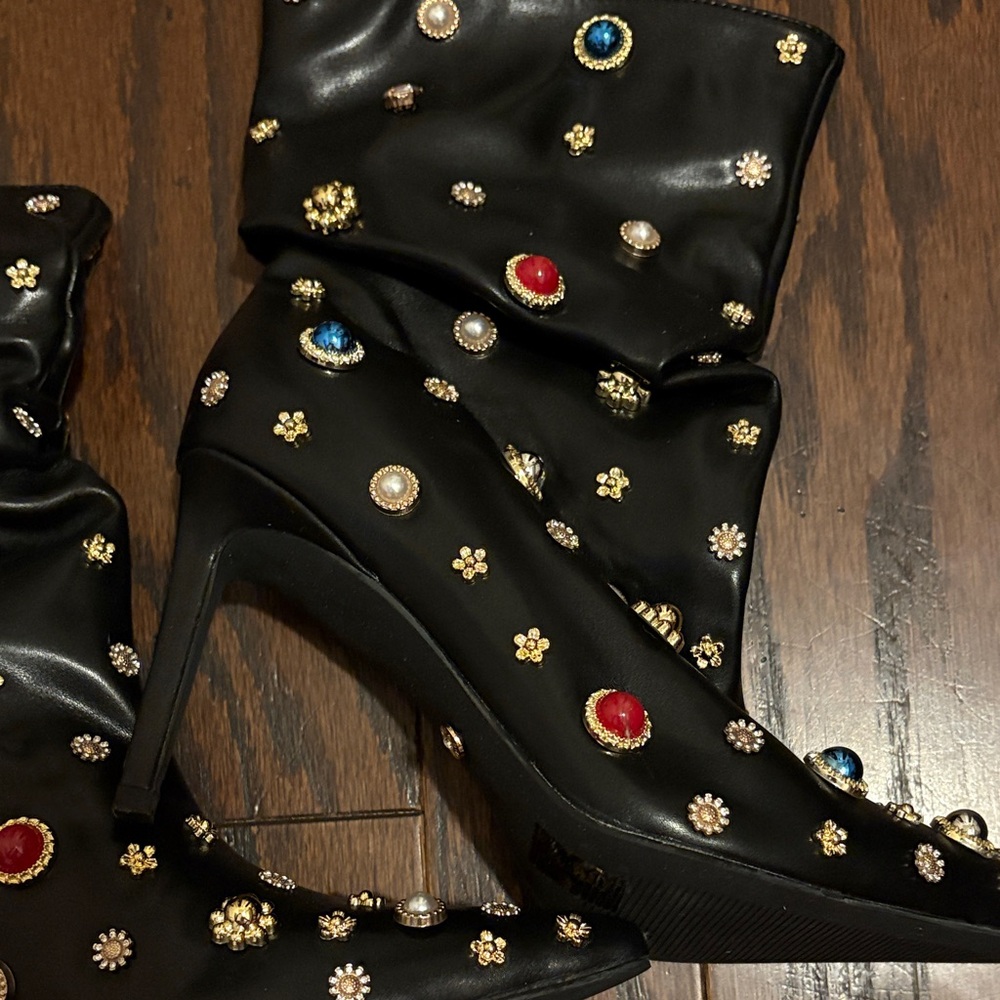 Embellished Black Women's Shoes - Picture 4 of 7